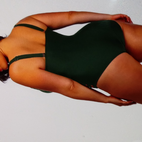 NWT PLUS SIZE TUMMY CONTROL SEXY CUT OUT HIGH WAISTED MONOKINI SWIMWEAR - Picture 2 of 10